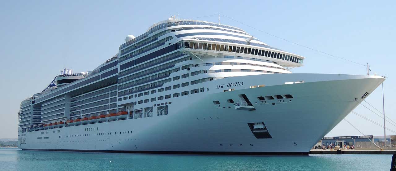2025 MSC DIVINA ile İZMİR HAREKETLİ AKDENİZ GEMİ TURU (İZMİR-SANTORINI-NAPOLI-ROMA-MIKANOS)